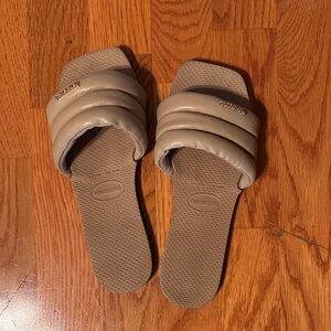 Havaianas Women's Padded Slide Sandals - Taupe